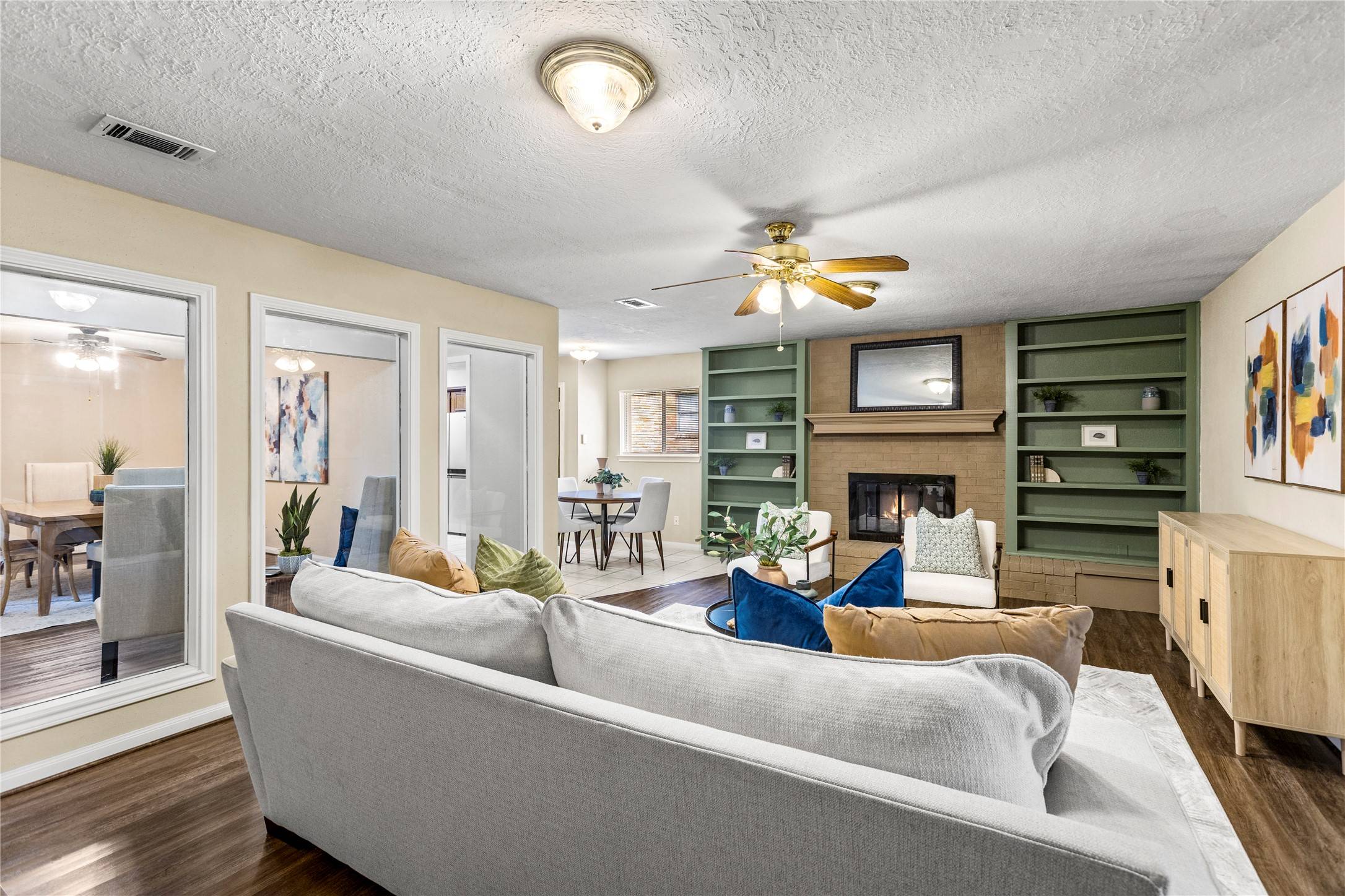 League City, TX 77573,208 Driftwood ST