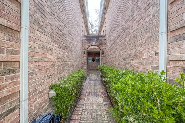 Houston, TX 77019,2419 Hazard ST