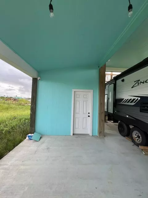 Port Bolivar, TX 77650,1253 North LOOP