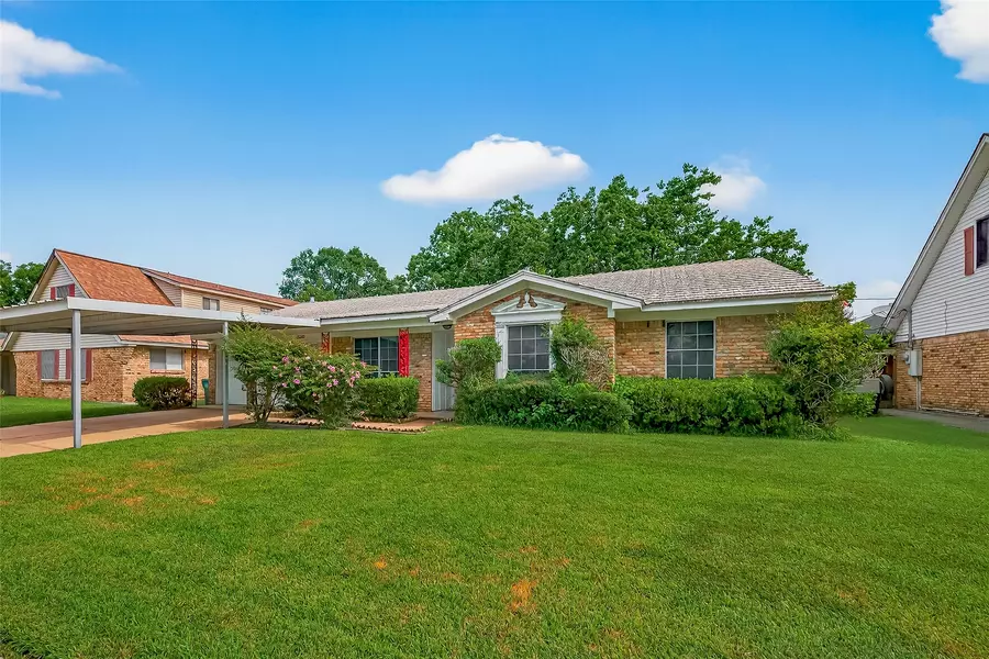 3215 Flamborough DR, Pasadena, TX 77503