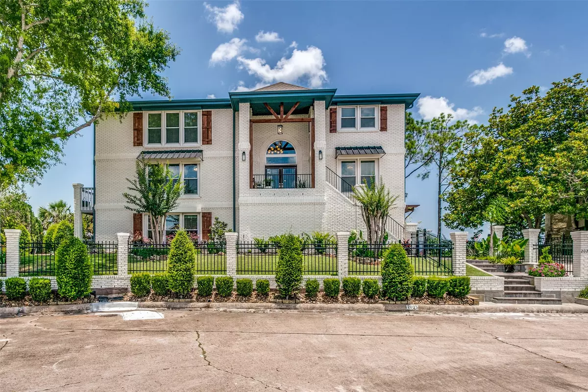 Nassau Bay, TX 77058,2027 W Indies CT