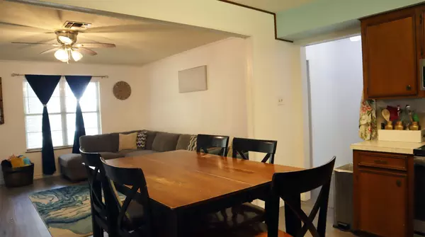 Daisetta, TX 77533,203 Peach ST