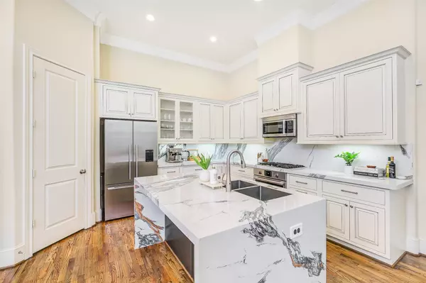Houston, TX 77043,10910 Wrenwood Green