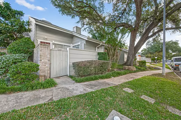 Houston, TX 77072,13040 Greenway Chase CT #3040