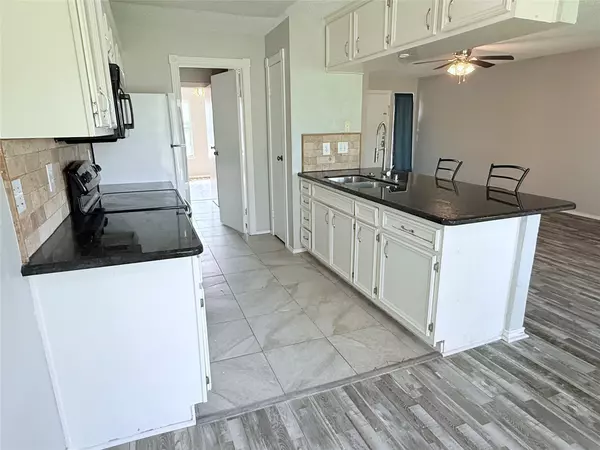 Lake Jackson, TX 77566,418 Garland DR #203