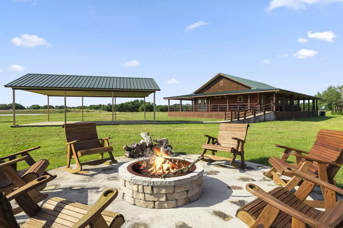 Altair, TX 77412,3241 US HWY 90 Alt