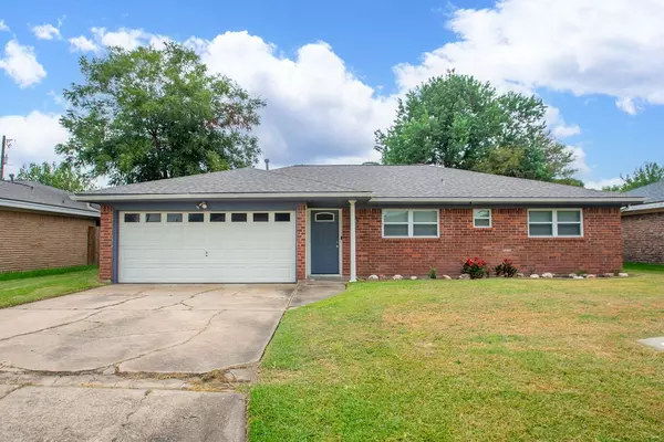 2918 19th AVE N, Texas City, TX 77590