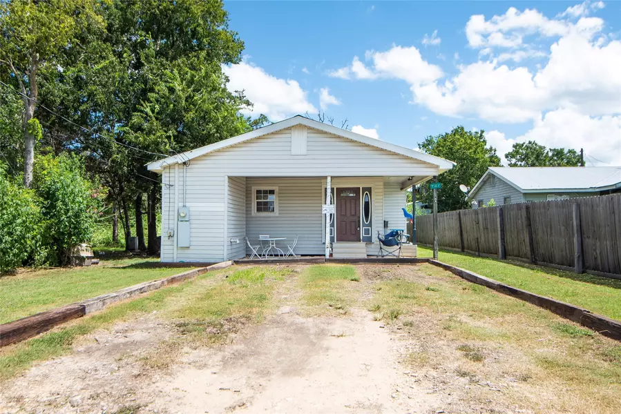 727 Railroad RD, Somerville, TX 77879