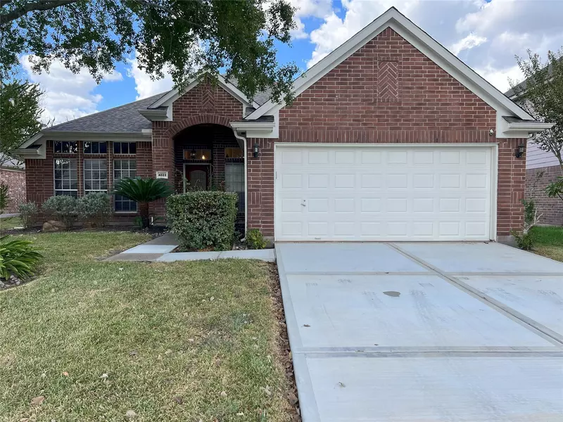 4823 Lochman LN, Pearland, TX 77584