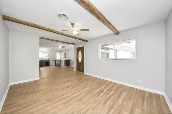 Houston, TX 77033,5826 Flamingo DR