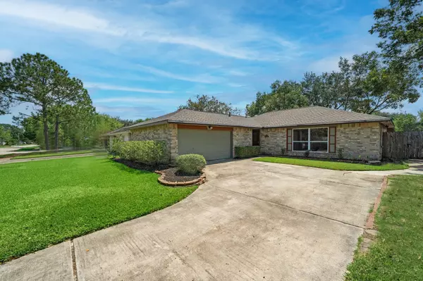 2797 Wood Hollow DR,  League City,  TX 77573