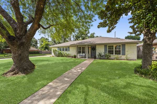 5722 Libbey LN, Houston, TX 77092