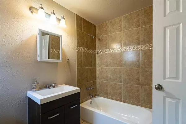 Houston, TX 77087,3045 Golfcrest BLVD #5