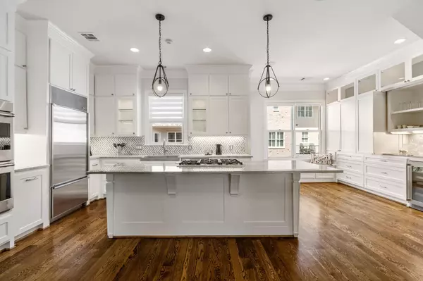 The Woodlands, TX 77380,38 Waterway CT