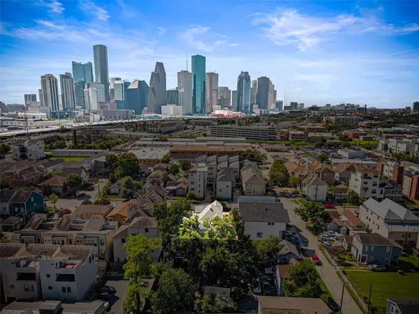 1214 Edwards ST, Houston, TX 77007