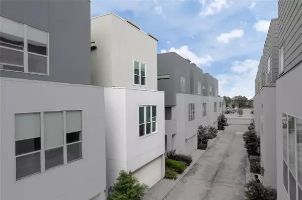 Houston, TX 77003,2228 Leeland ST