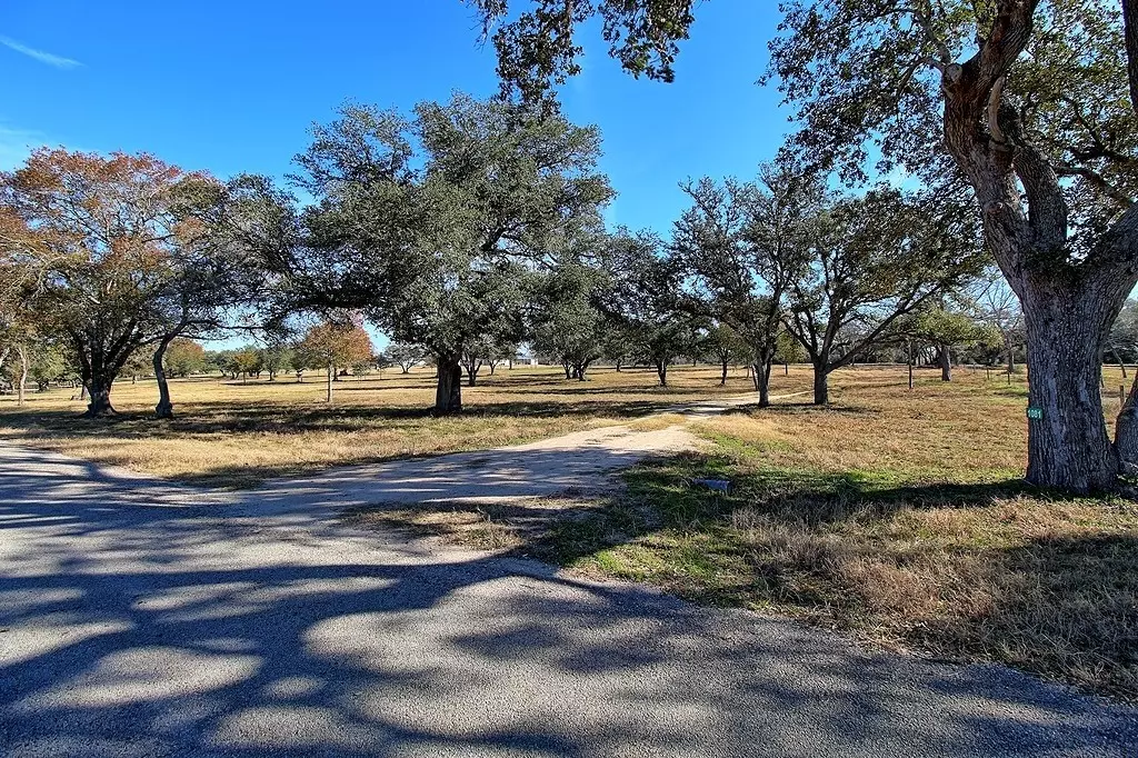 Weimar, TX 78962,1081 County Road 223