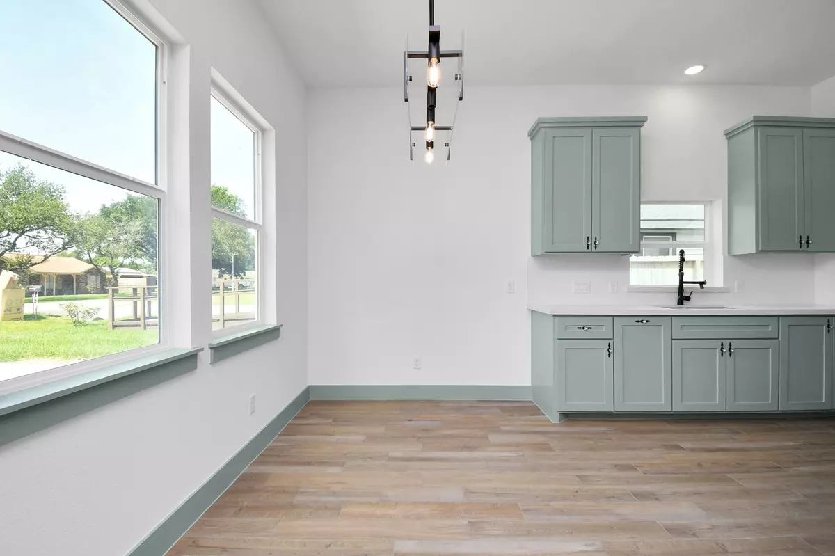 La Porte, TX 77571,10917 San Jacinto DR