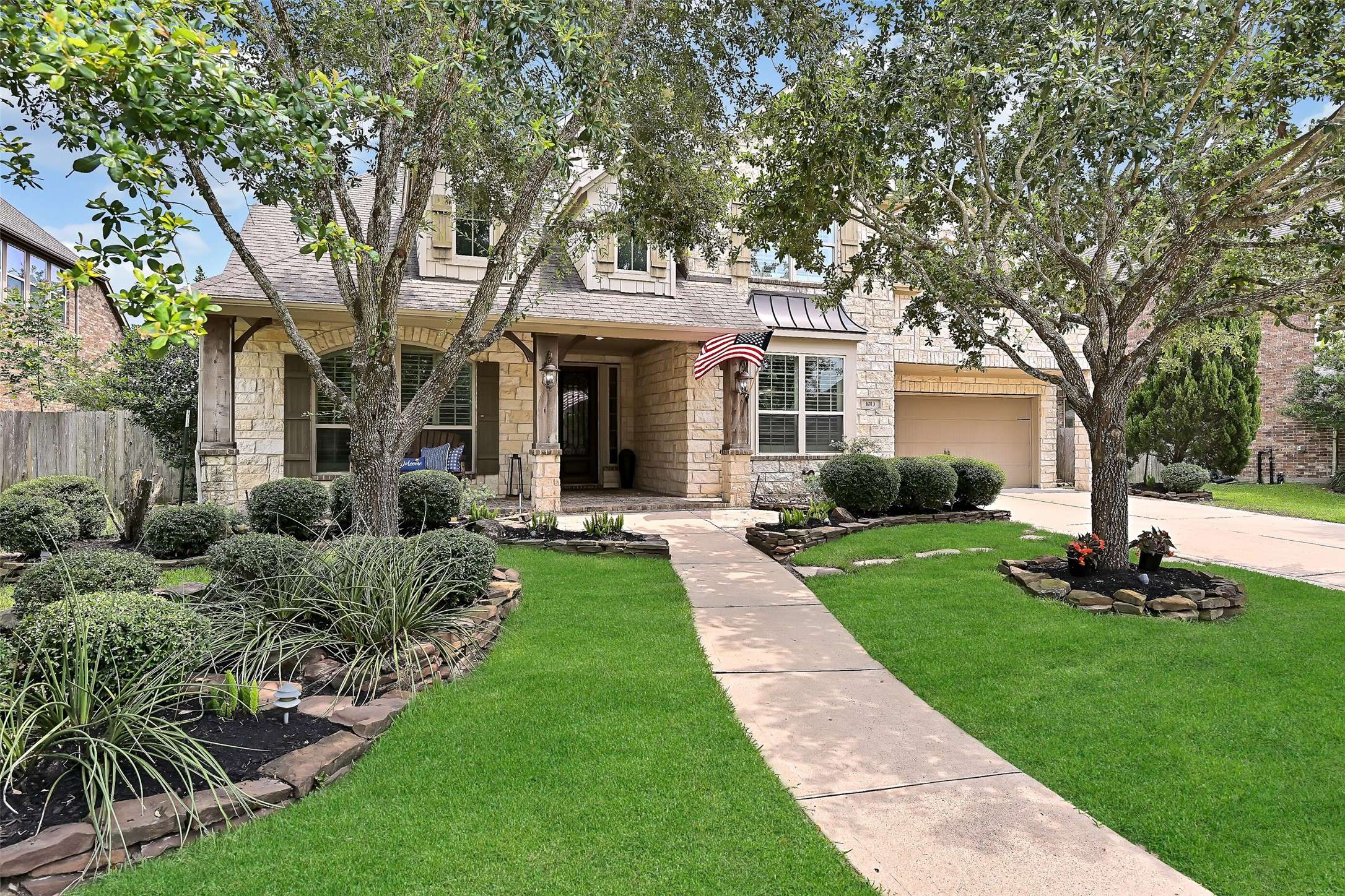 1013 Bolivar Point LN, Friendswood, TX 77546