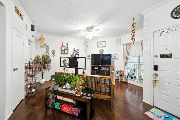 Galveston, TX 77550,921 Marine DR #303