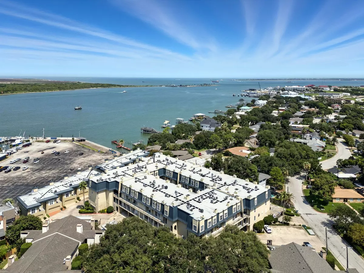 Galveston, TX 77550,921 Marine DR #303