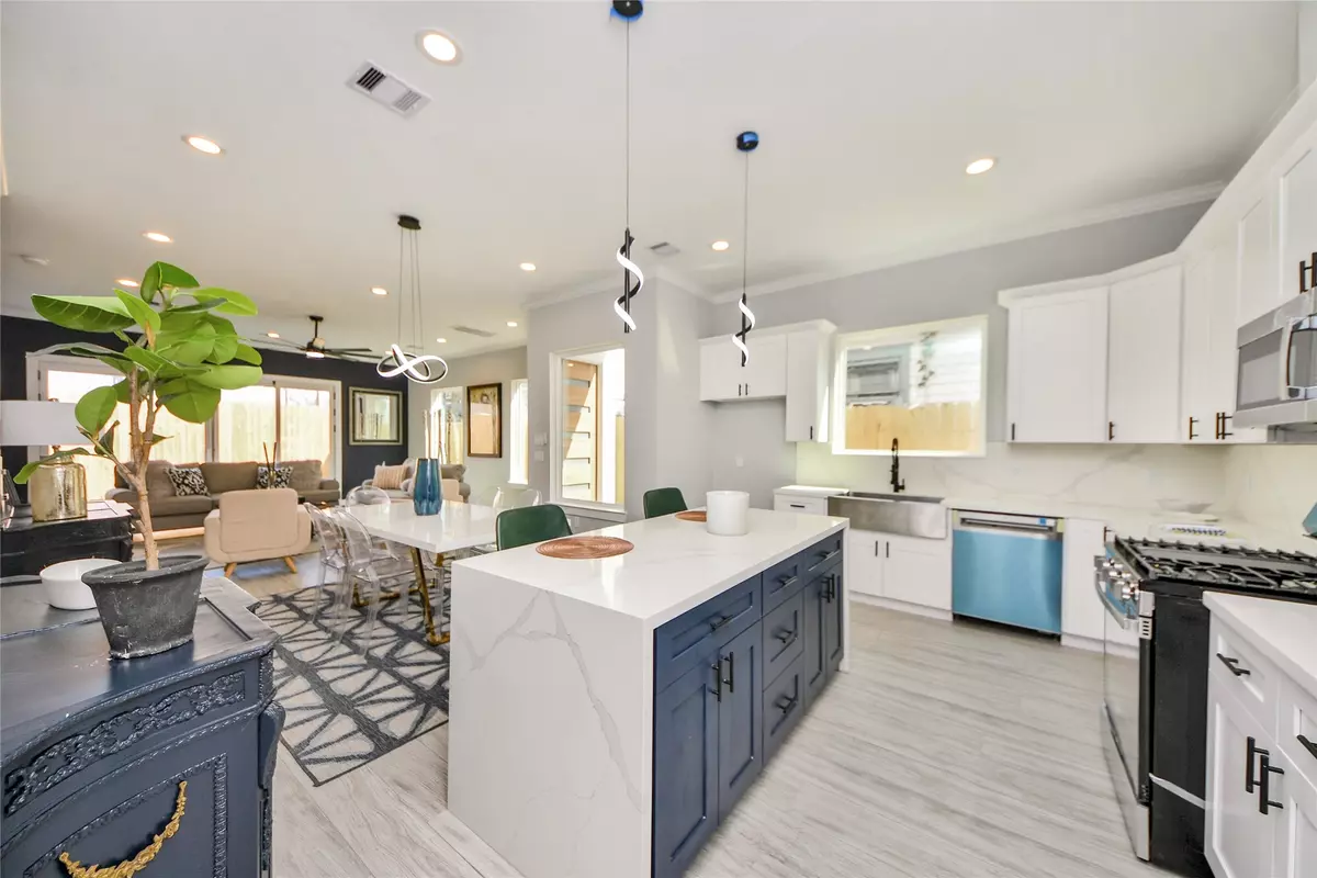 Houston, TX 77004,3033 Dennis ST