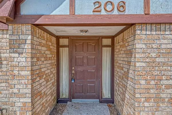 Anahuac, TX 77514,206 Donna ST
