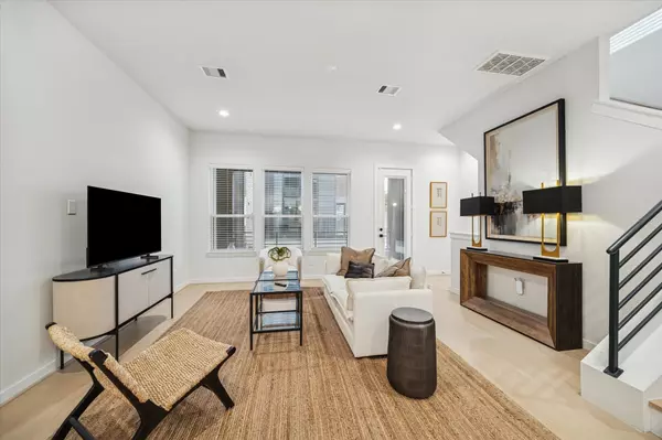 Houston, TX 77018,811 Thornton RD #B