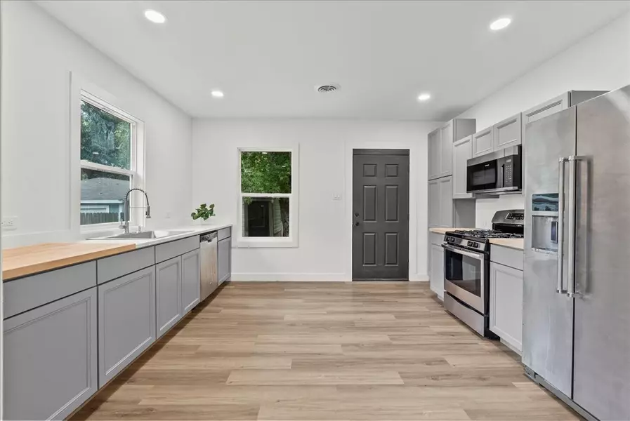 1019 Spruce ST, La Marque, TX 77568