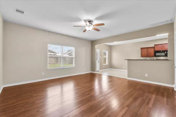 La Marque, TX 77568,322 Shoshone Ridge DR