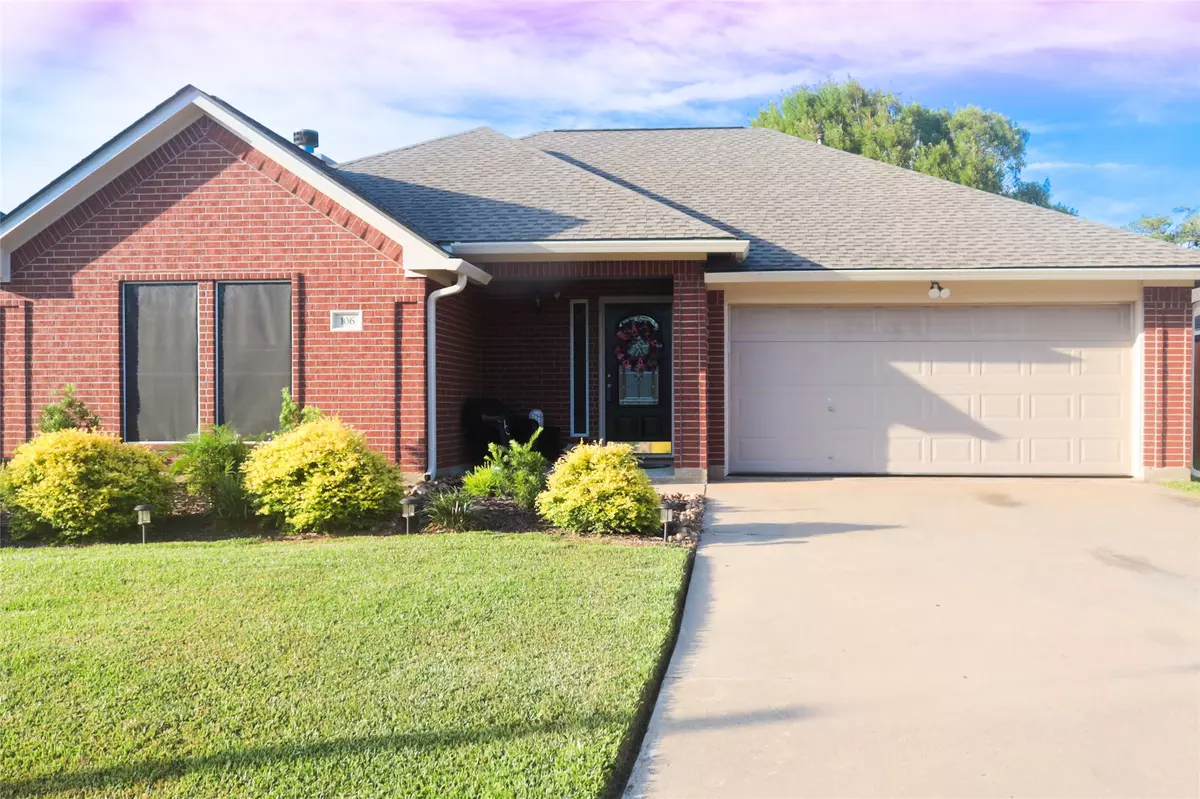 Lake Jackson, TX 77566,106 Silver Bay LN