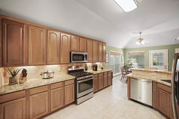 Houston, TX 77084-1863,19807 Oakwood Falls Trl DR