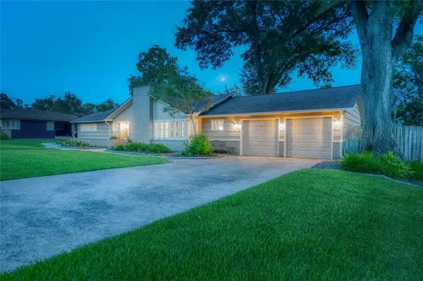 Brenham, TX 77833,700 Peachtree DR