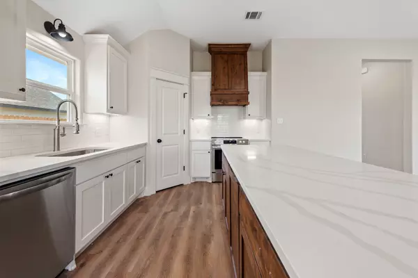 Snook, TX 77878,486 Harvest Lake DR