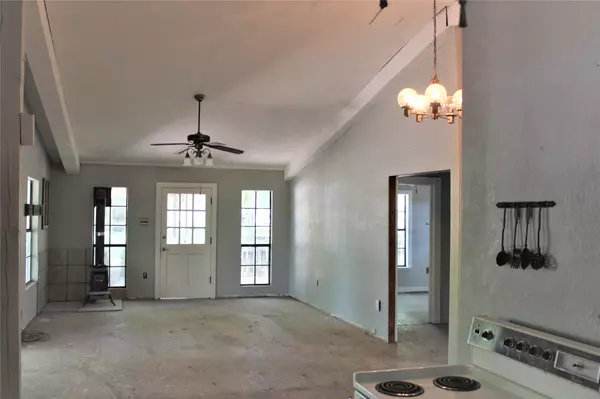 Normangee, TX 77871,6389 PR 4040