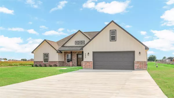 643 Longhorn TRL, Angleton, TX 77515
