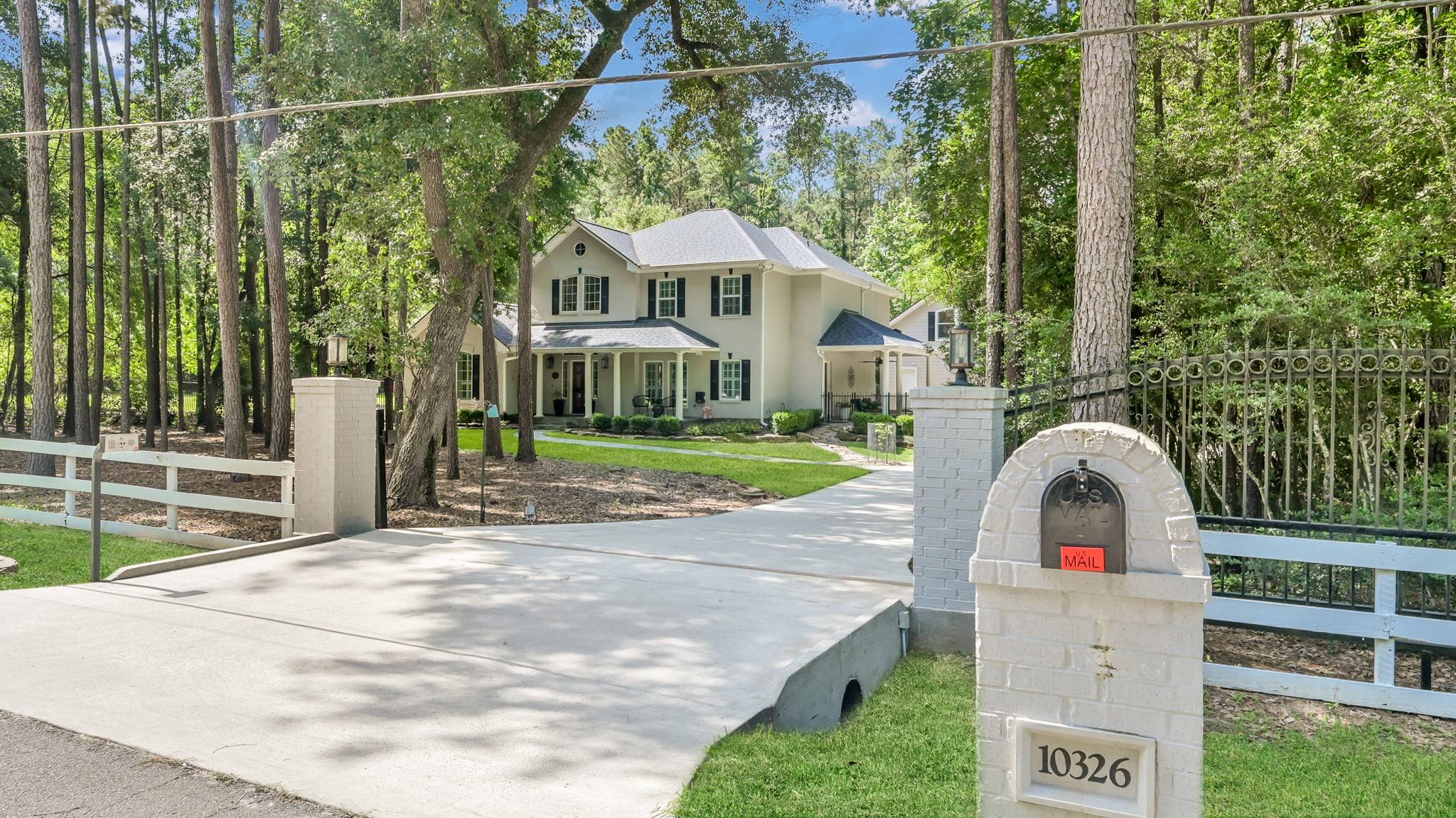 10326 Paradise Valley DR, Conroe, TX 77304