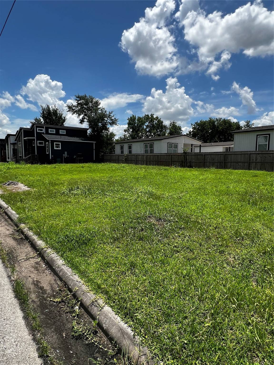 2602 Noble ST, Houston, TX 77026