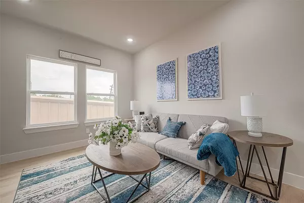 Houston, TX 77021,3837 Mainer ST