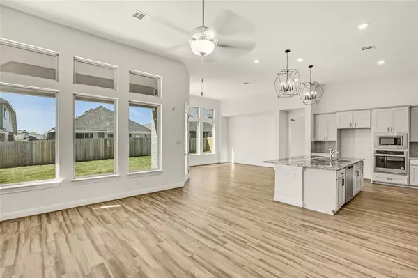 Webster, TX 77598,904 Chisos ST