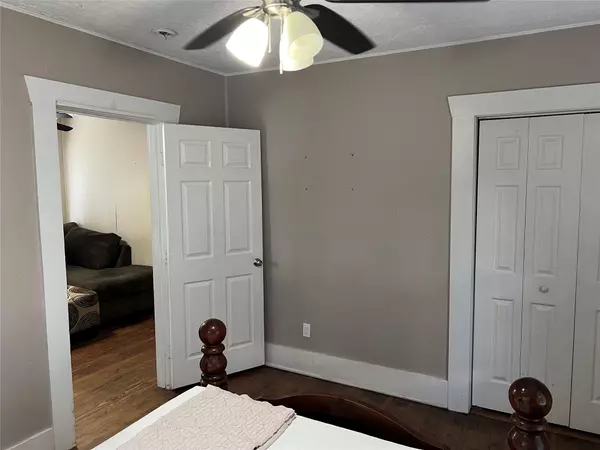 Houston, TX 77091,2519 Paul Quinn ST