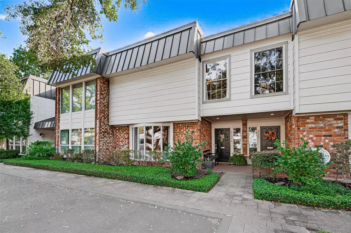 Houston, TX 77024,8932 Chatsworth DR #8932