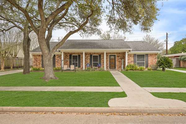 5618 Bankside DR, Houston, TX 77096