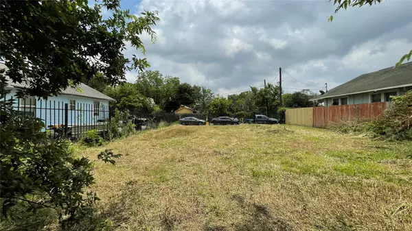 Houston, TX 77026,2511 Jones ST