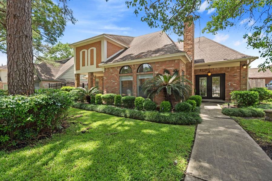 8310 Mentmore DR, Spring, TX 77379