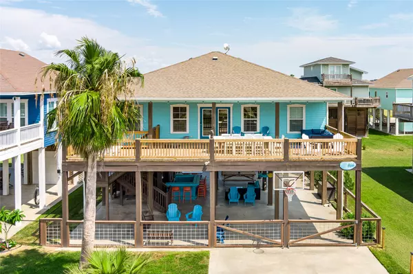 866 Townsend DR, Crystal Beach, TX 77650
