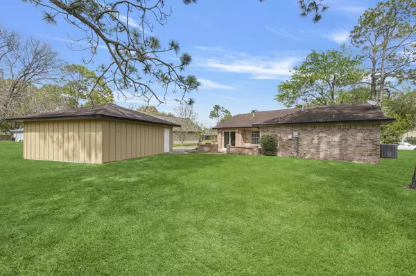 West Columbia, TX 77486,437 N Amherst DR