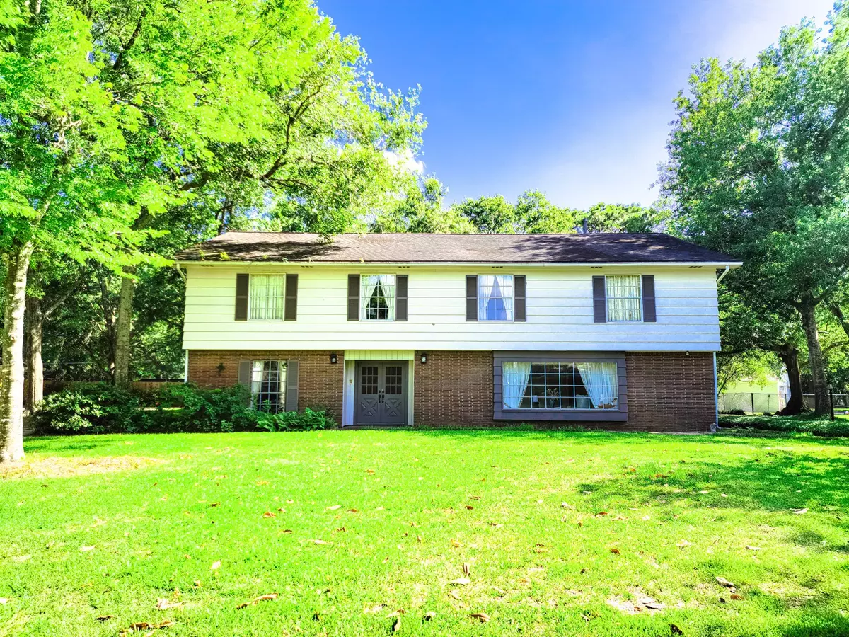 Baytown, TX 77520,1601 Southwood DR