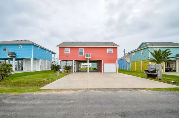 3346 Pirates CV, Crystal Beach, TX 77650