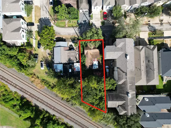 5845 Darling ST, Houston, TX 77007